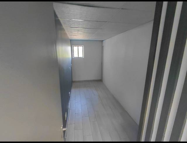 405M² OFFICE TO LET IN BRYANSTON